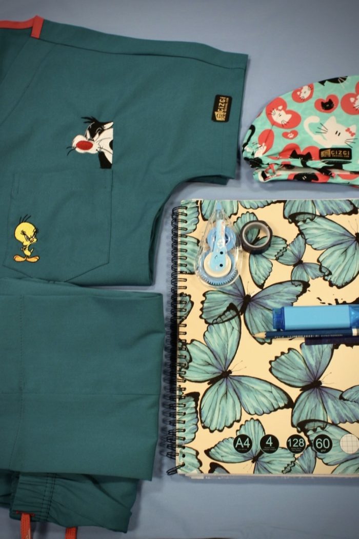 Медицински екип с бродерия ,,TWEETY“ – Светло петролено зелен