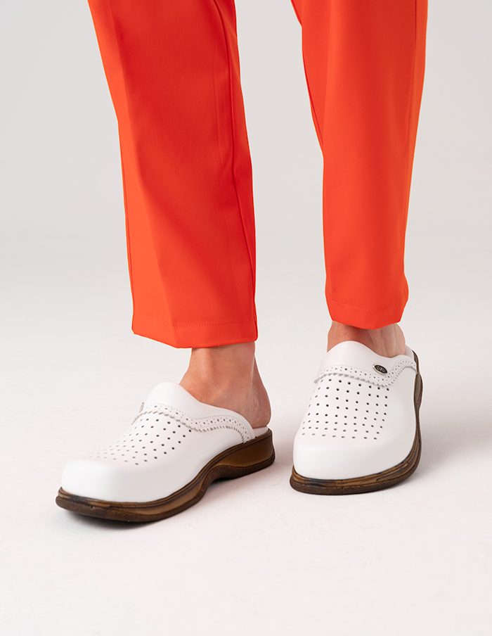 Orthopedic 100% genuine leather clogs -White